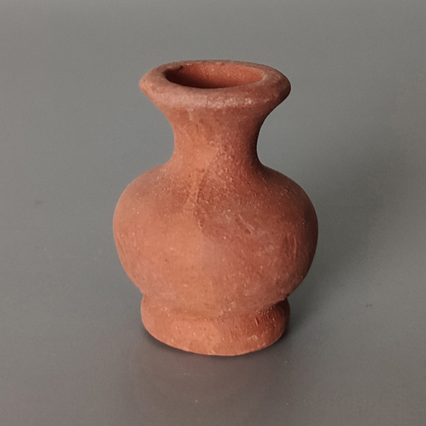 clay pot  (A10330)